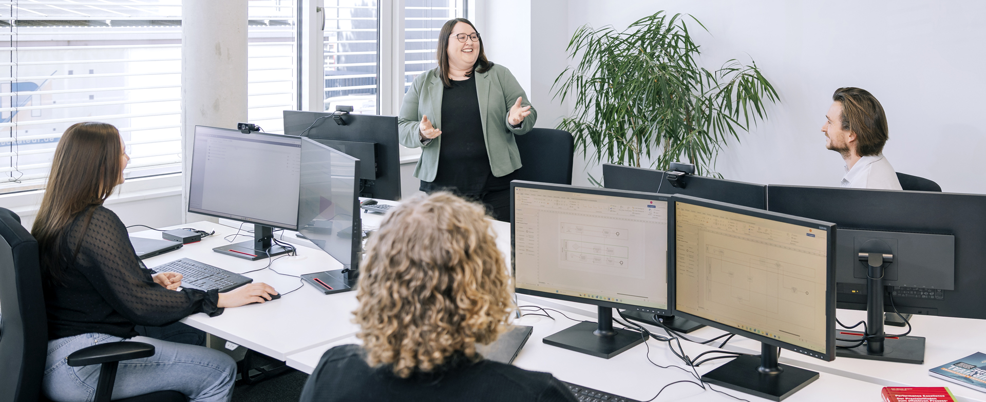 KRZ-SWD Mitarbeiter im Büro
